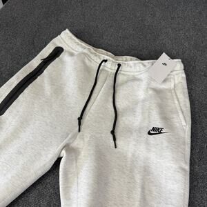 Nike Sportswear Tech Fleece Joggers Pants Men’s XL Birch White FB8002-051 NWT